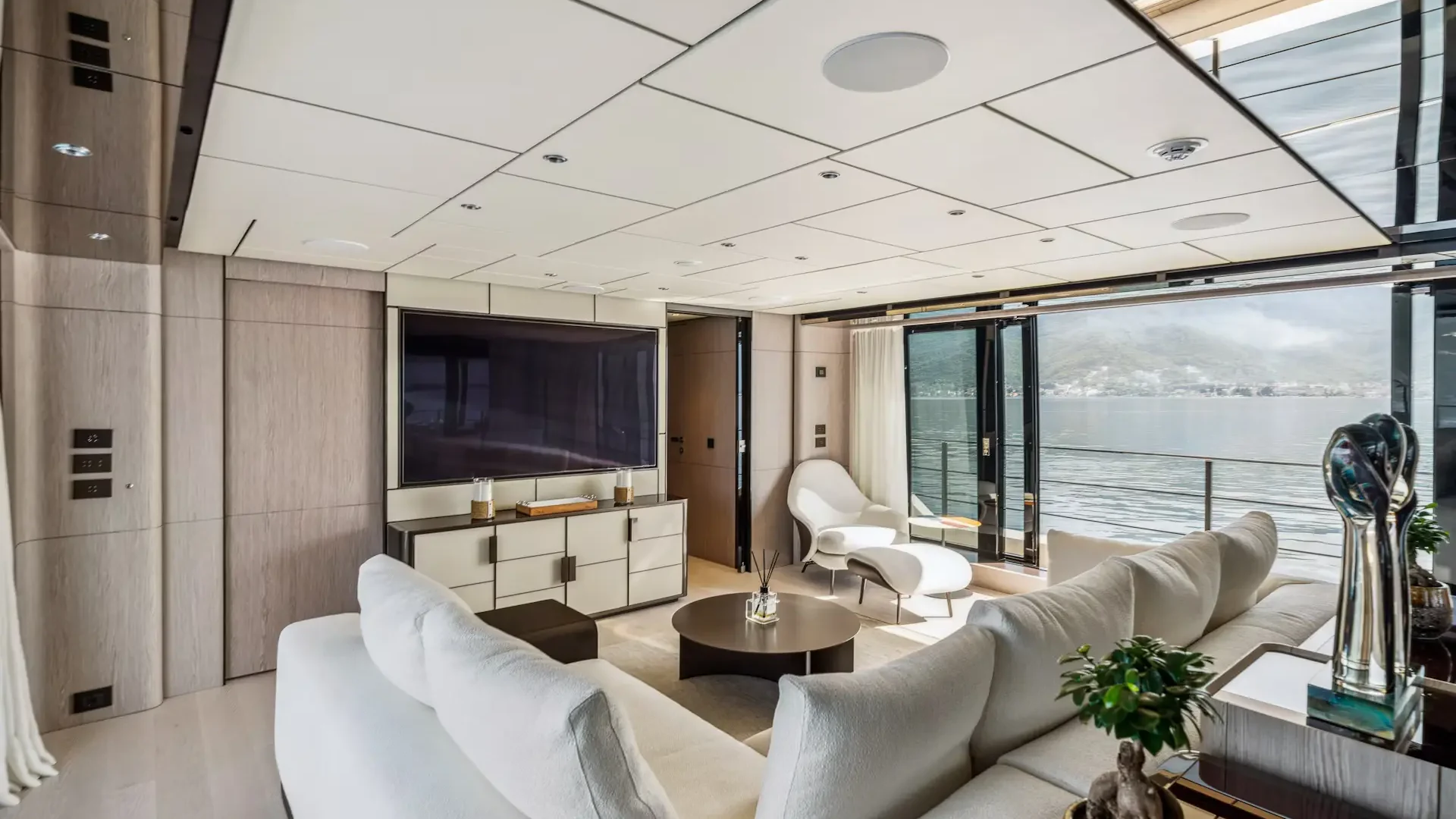 Luxury Yacht Fifi -bd-salon