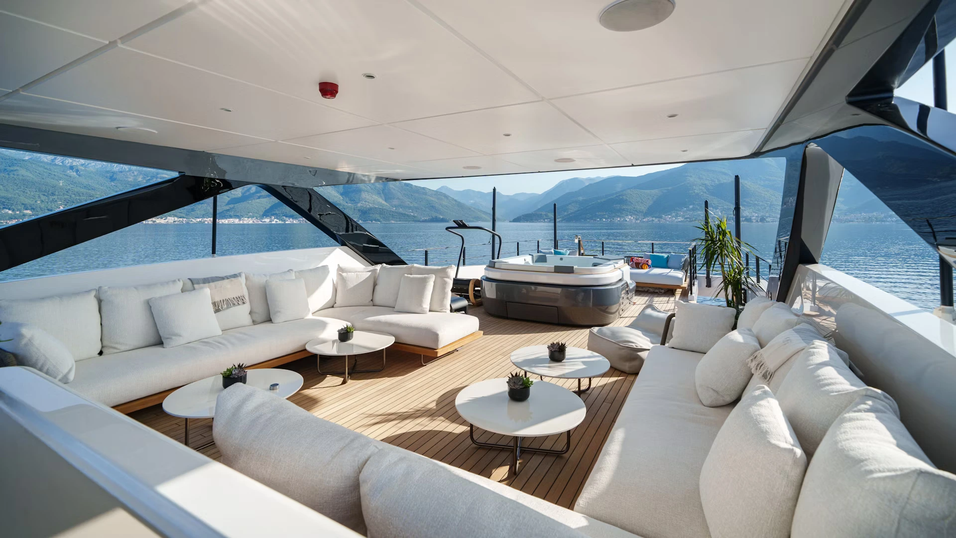 Luxury Yacht Fifi - exterior-20-copy