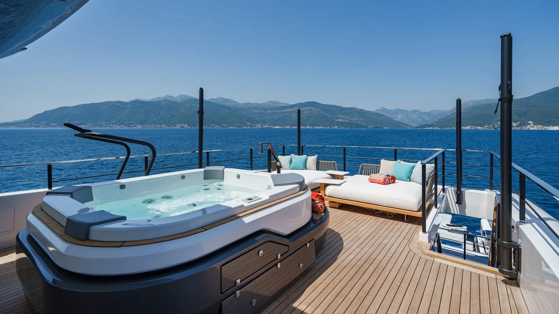 Luxury Yacht Fifi - exterior-24-copy