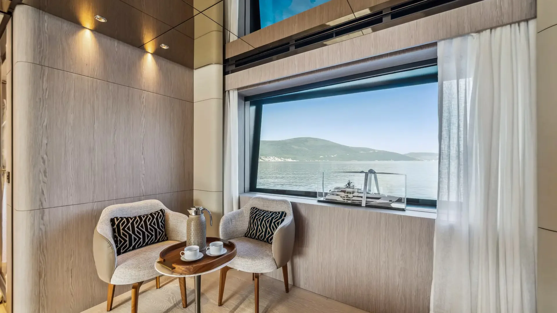 Luxury Yacht Fifi - master-3